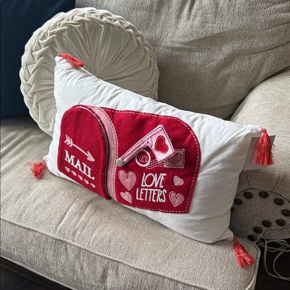 NEW! Shabby Chic Farmhouse Vintage Inspired Valentine Mailbox Accent Pillow - Picture 11 of 11